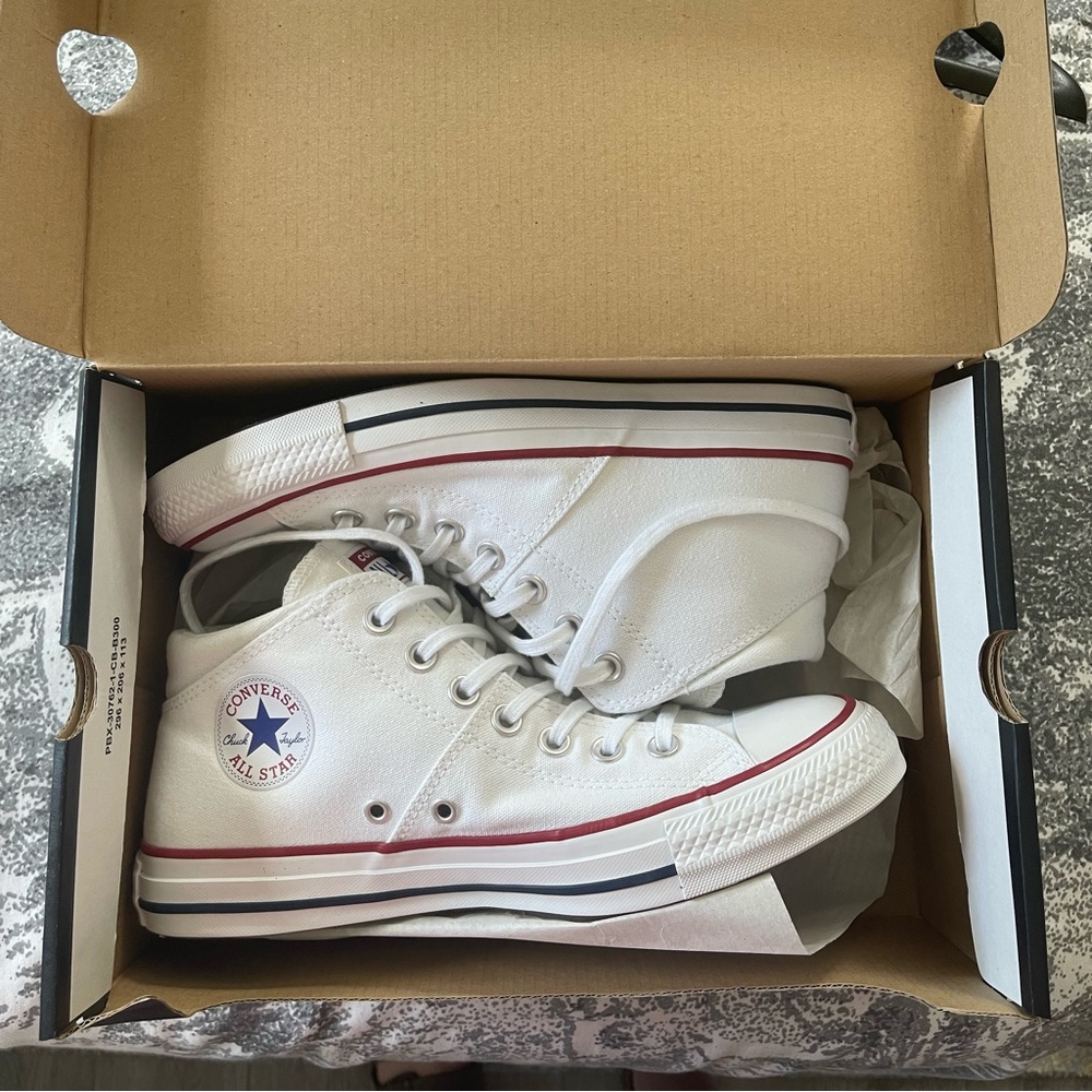 Women’s Converse High top sneakers